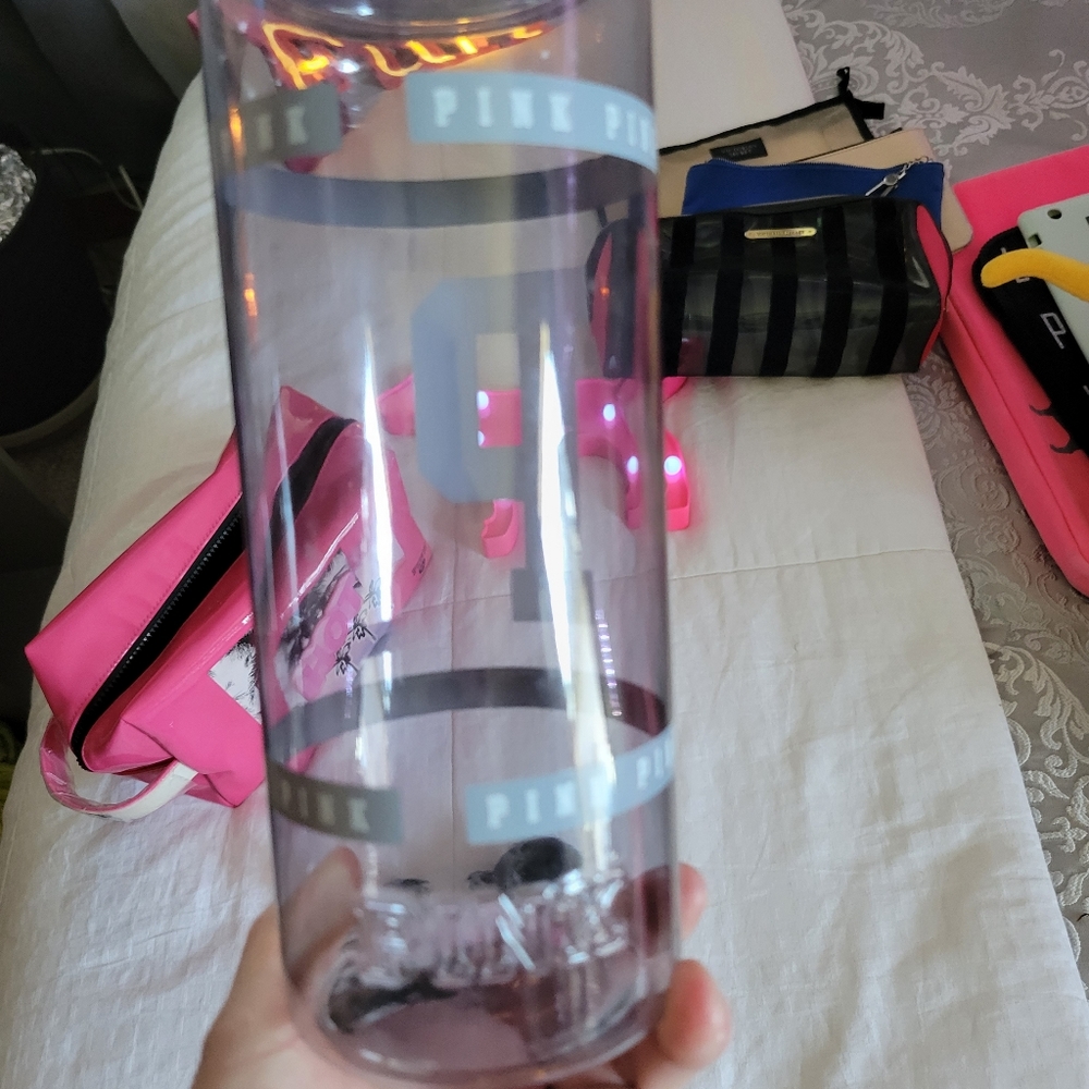 Water bottle - Picture 3 of 8
